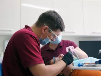 Закритий кюретаж у львівській стоматклініці Стоматпрофі